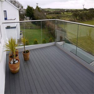 Aluminum glass channel railing