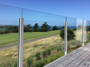 Semi-frameless glass railing