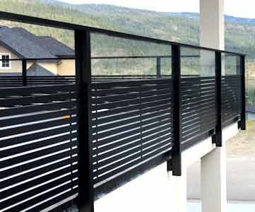 Aluminum railing system