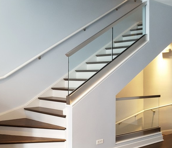 Modern Railings: A Stylish and Safe Addition to Your Home