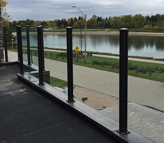 Aluminum Glass Railings: A Perfect Blend of Style and Safety