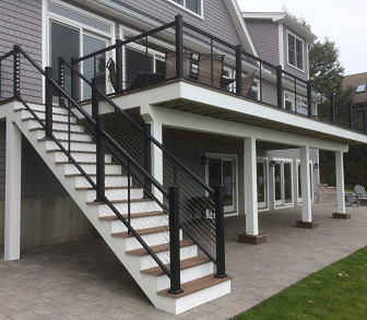 Let’s explore the advantages that make aluminum railing systems a standout option.