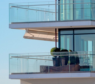 Exploring Contemporary Glass Railing in Modern Buildings