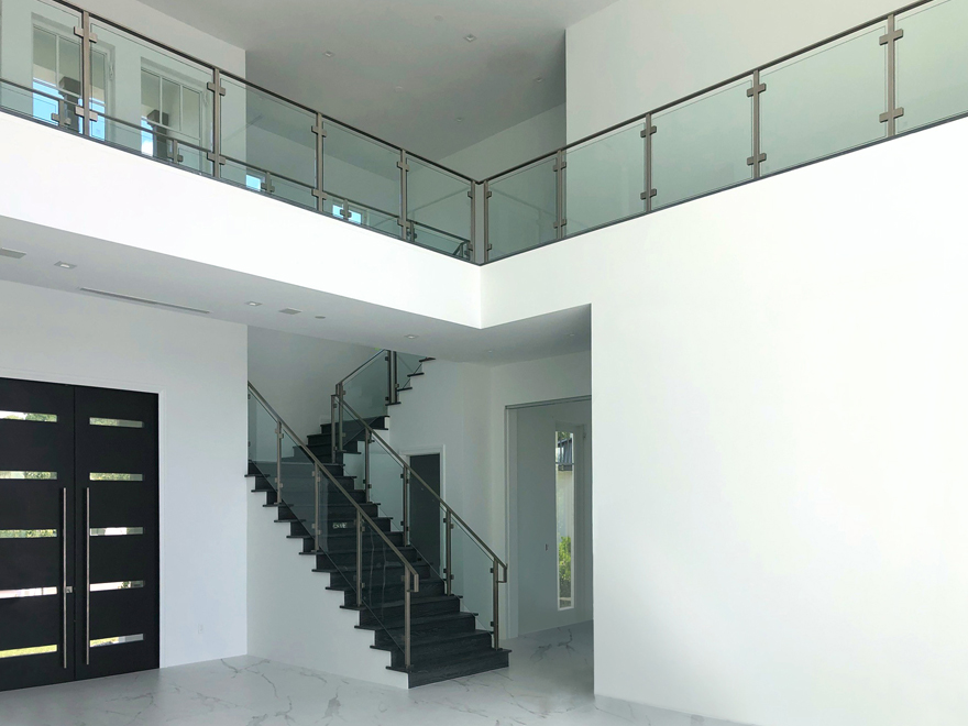 Glass Railings: The Perfect Combination of Safety and Style